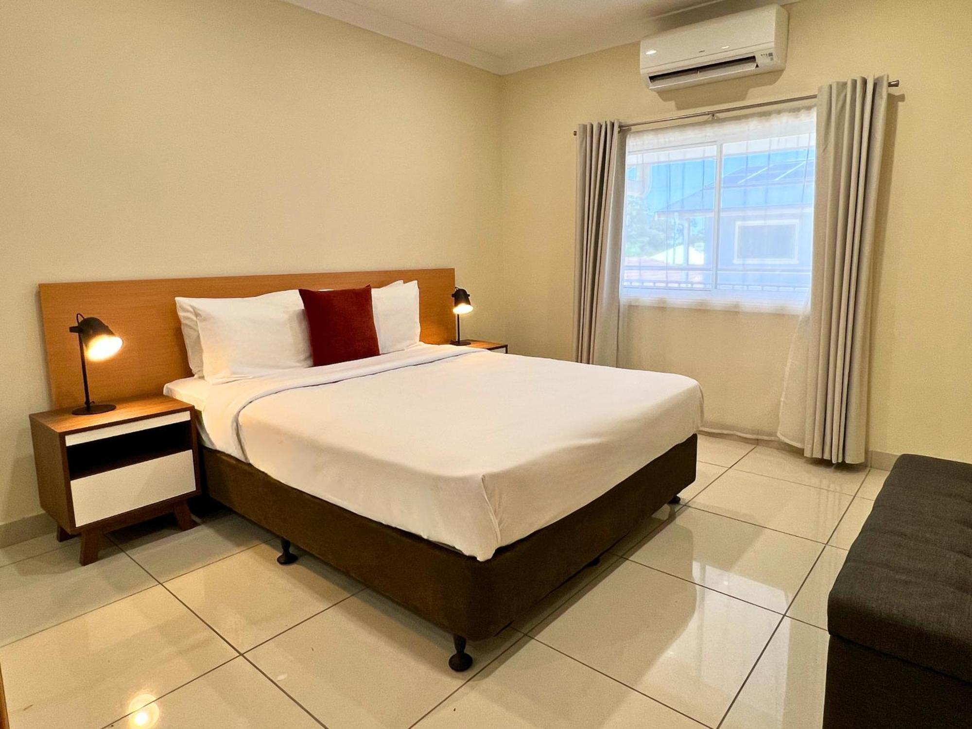 The Phoenix Artesian Spa Resort And Accommodation 모리 외부 사진