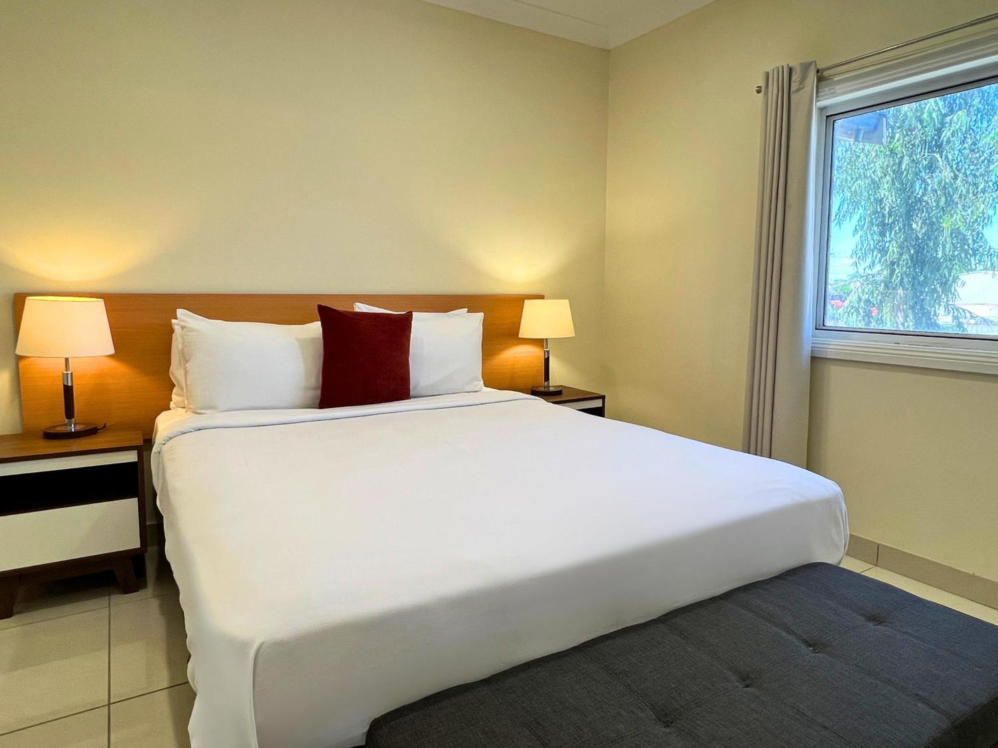 The Phoenix Artesian Spa Resort And Accommodation 모리 외부 사진