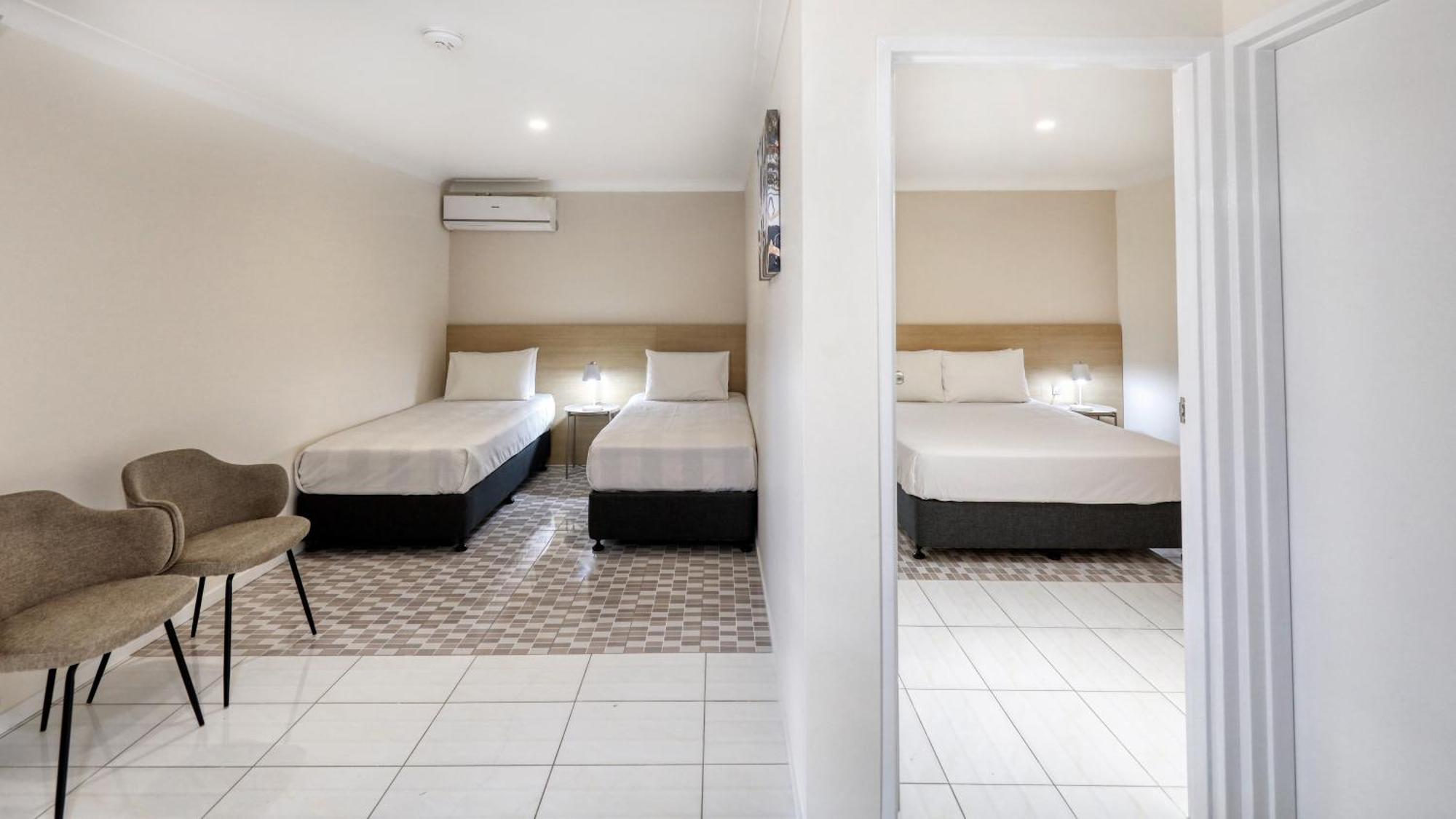 The Phoenix Artesian Spa Resort And Accommodation 모리 외부 사진