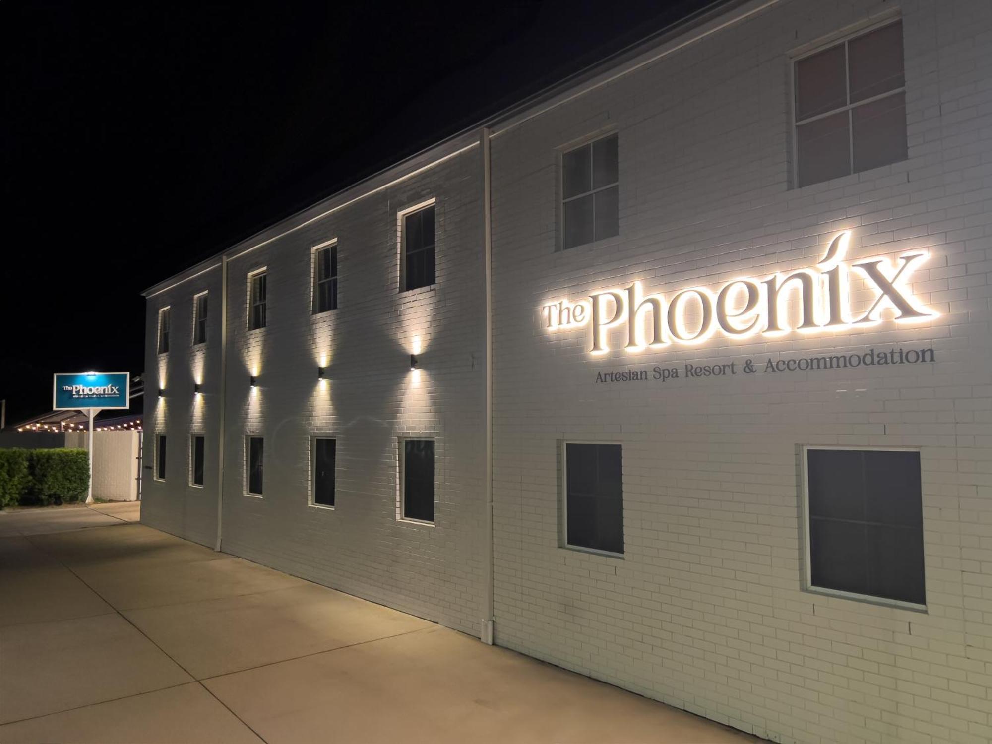 The Phoenix Artesian Spa Resort And Accommodation 모리 외부 사진