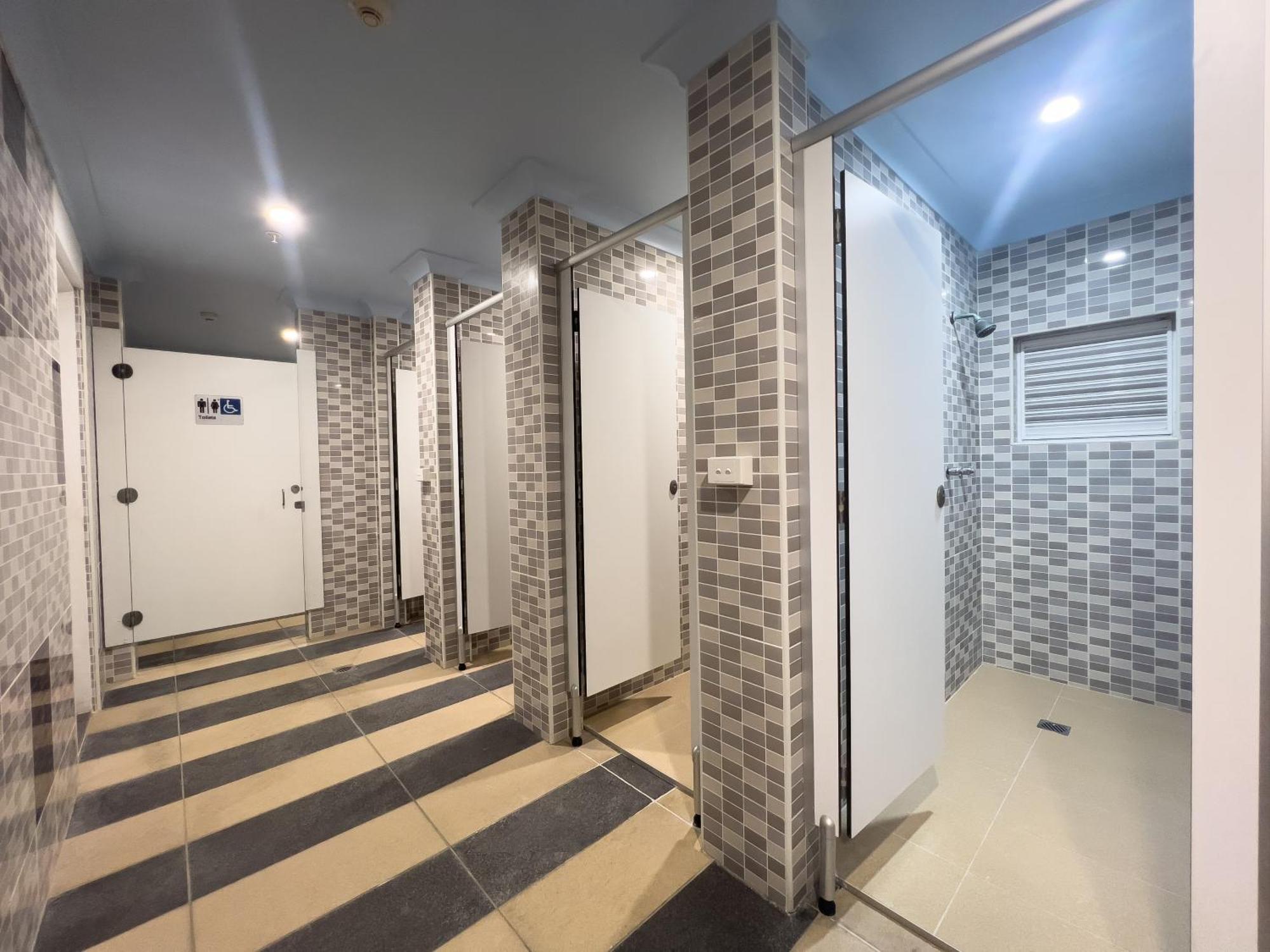 The Phoenix Artesian Spa Resort And Accommodation 모리 외부 사진