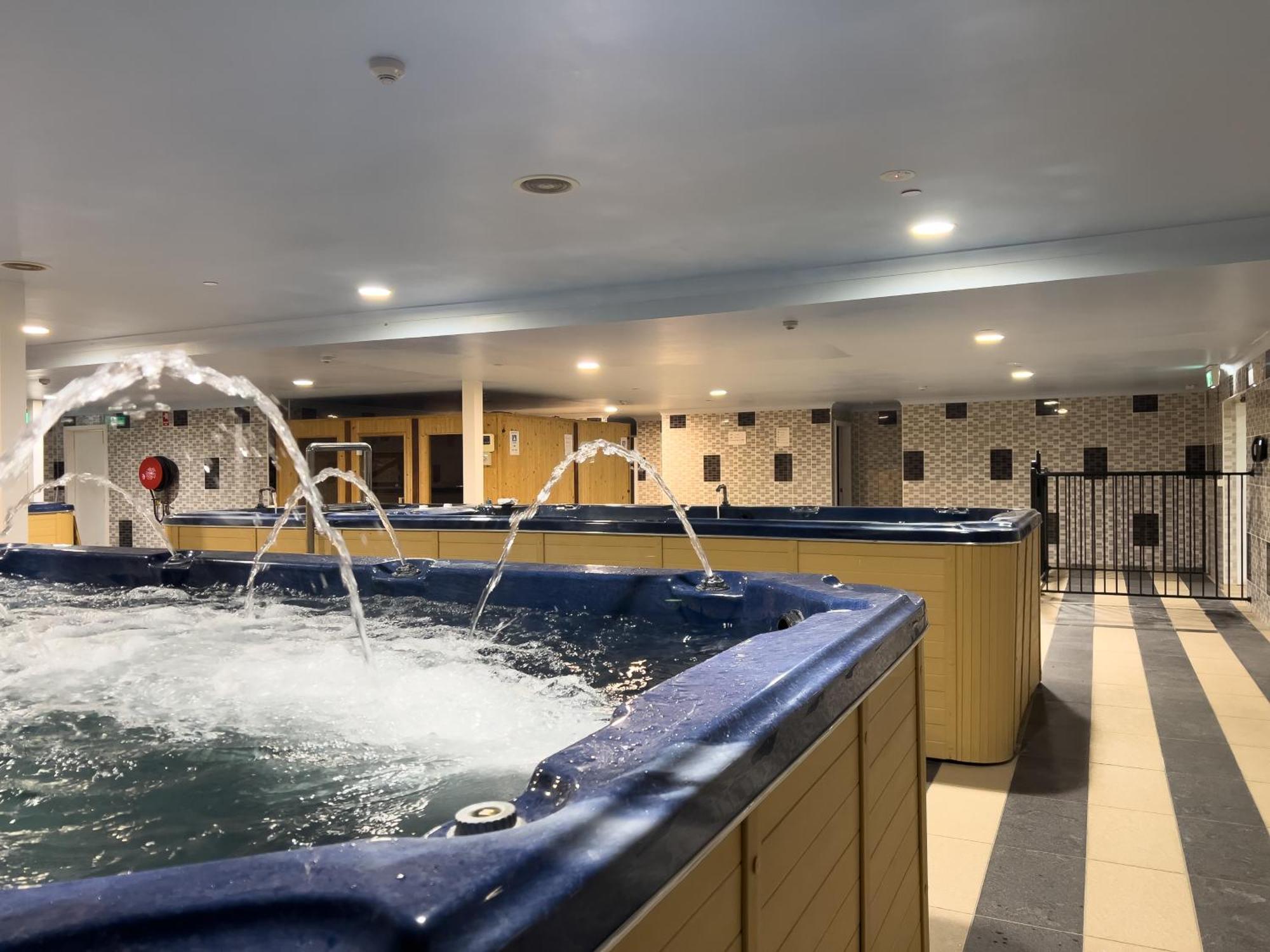 The Phoenix Artesian Spa Resort And Accommodation 모리 외부 사진